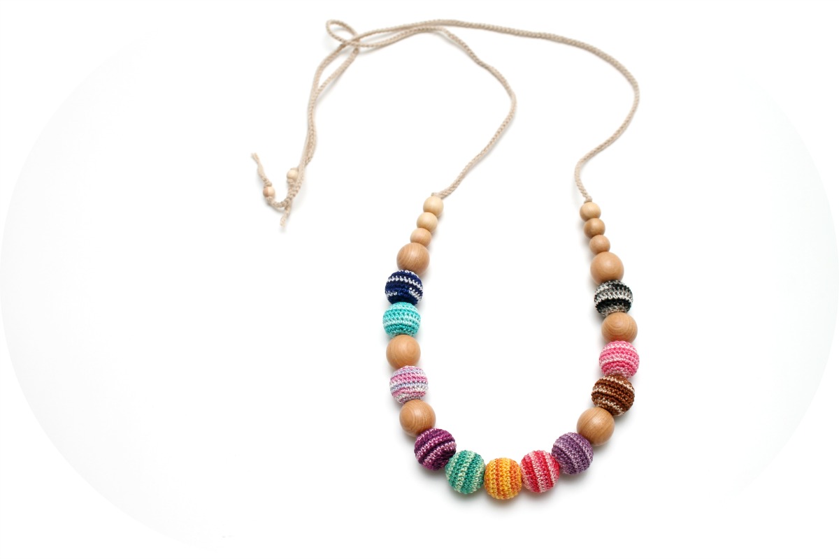 Colorful Organic Nursing Necklace In Juniper By Magazinil